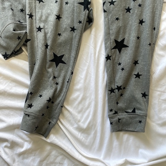 Super soft jogging set. 32 Celsius heat, size M (10/12) worn only twice. Bundle! - Picture 4 of 5